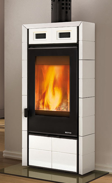 NORDICA-EXTRAFLAME DORIS 6 Kw Profundidad 30 cmtrs  Revestimiento de mayòlica hecho a mano  cajòn ceniza extraìble  hogar en Ironker  Vidrio ceramica resistente hasta 750°C Colores: Blanca infinity o negro brillante.
